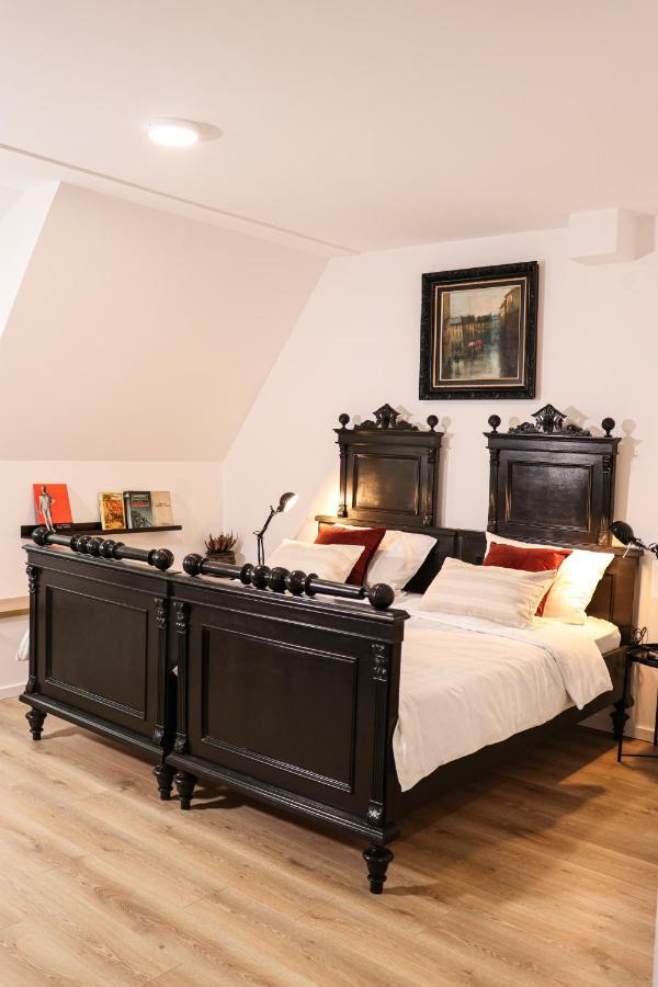 Hôtel Legat Kuca Za Odmor à Pale Extérieur photo