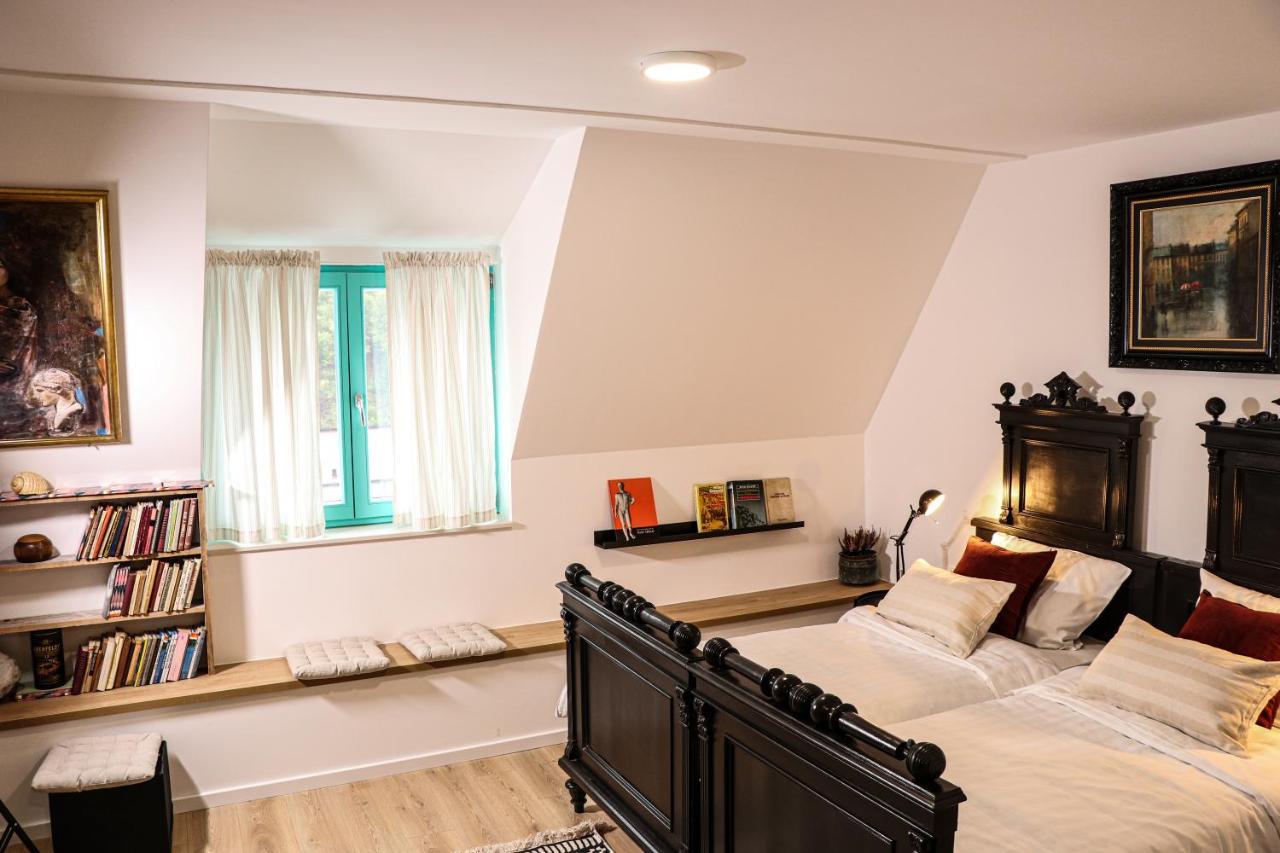 Hôtel Legat Kuca Za Odmor à Pale Extérieur photo