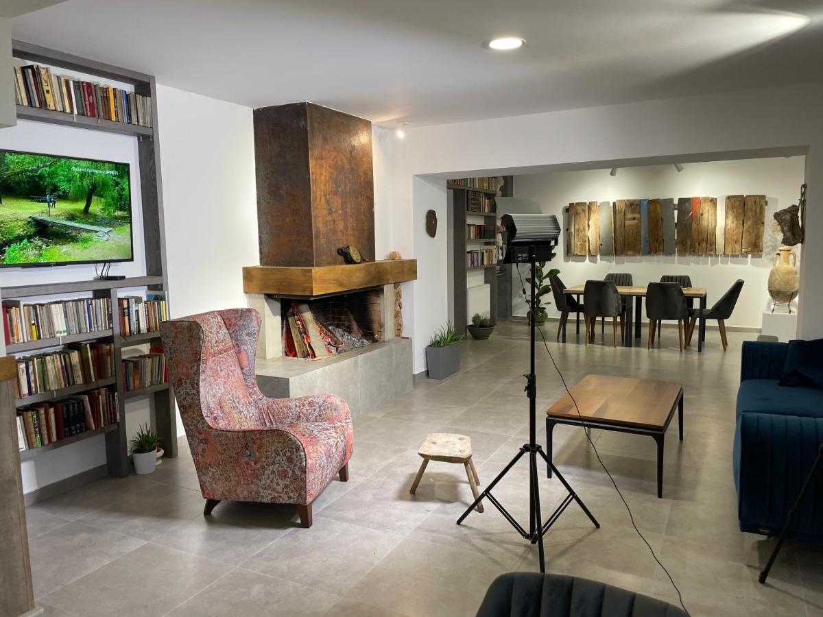 Hôtel Legat Kuca Za Odmor à Pale Extérieur photo